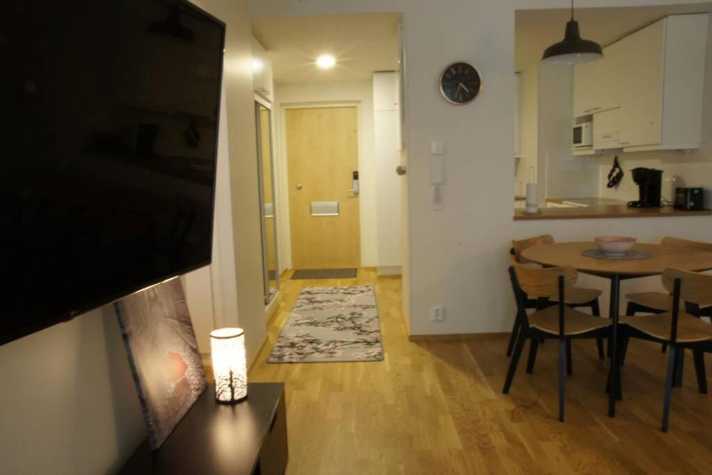 Apartamento Keskustan Kaksio 45 M2 Autopaikalla, Rautatienkatu 19, 9 Krs Oulu Exterior foto